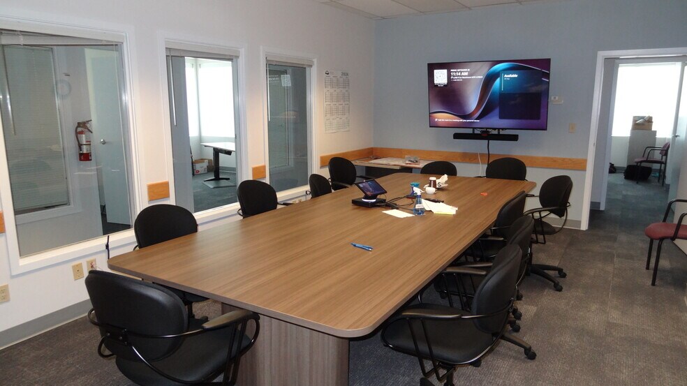 More Photos Of 9180 King George Blvd, Surrey Office For Sale