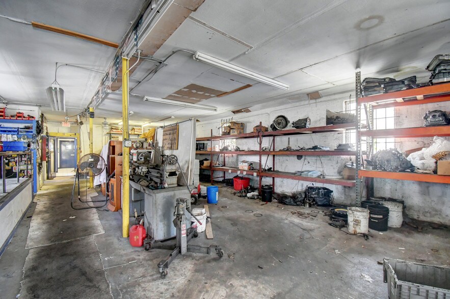 More Photos Of 502 NE 3rd St, Boynton Beach Auto Repair For Sale
