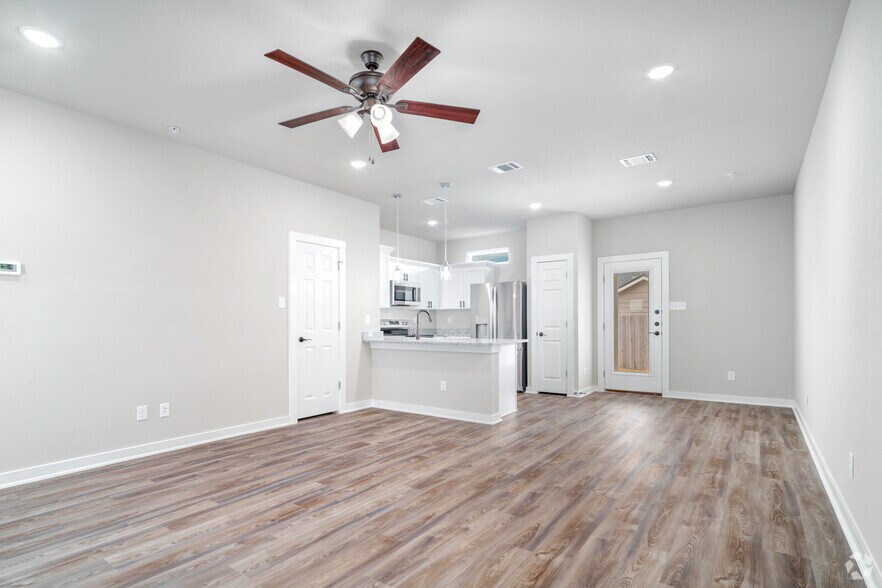 More Photos Of 11327 Clearmine St, San Antonio Apartments For Sale