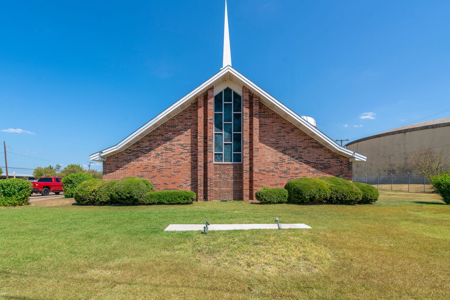 Primary Photo Of 200 Carr Ln, Duncanville Religious Facility For Sale