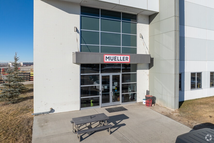 More Photos Of 290144 Township Rd 261, Rocky View No 44 Distribution For Lease