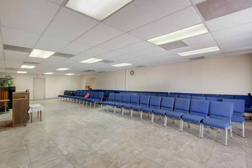 More Photos Of 4496 N Black Canyon Fwy, Phoenix Office Residential For Sale