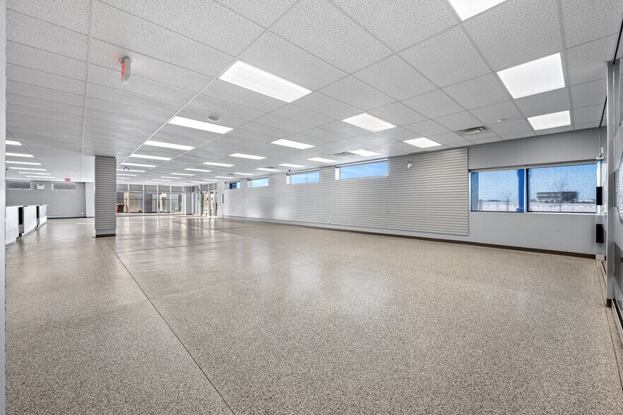 More Photos Of 5267 67 Av, Lloydminster Warehouse For Lease