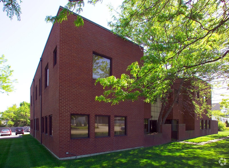 More Photos Of 1000 Plain St, Marshfield Office For Sale