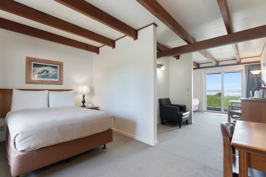 More Photos Of 1455 US Highway 101 S, Crescent City Hotel For Sale