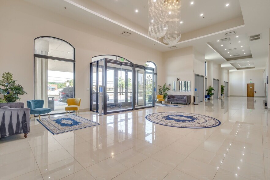 More Photos Of 1300 N Main St, Euless Specialty For Sale