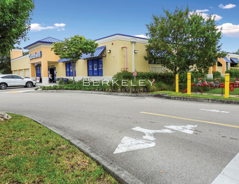 More Photos Of 1687 Pine Ridge Rd, Naples Freestanding For Sale