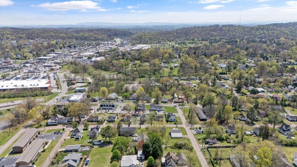 More Photos Of 2523 Cedar Ln, Knoxville Apartments For Sale
