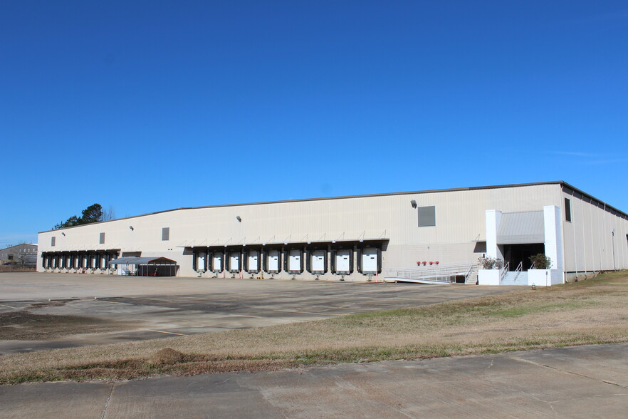 Primary Photo Of 195 Industrial Blvd, Madison Distribution For Lease