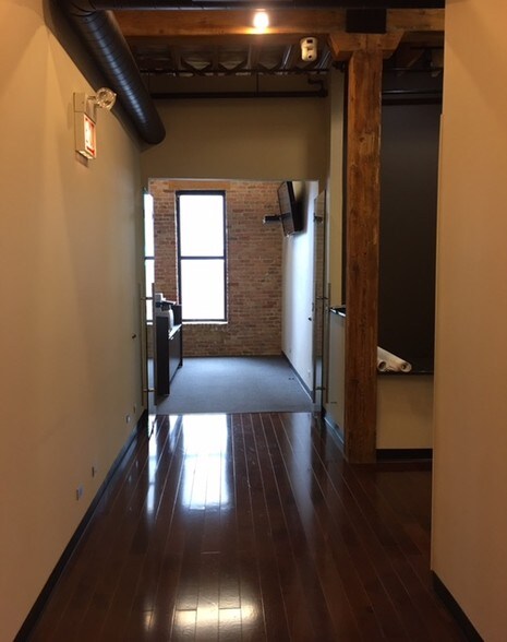 More Photos Of 216 S Jefferson St, Chicago Loft Creative Space For Lease
