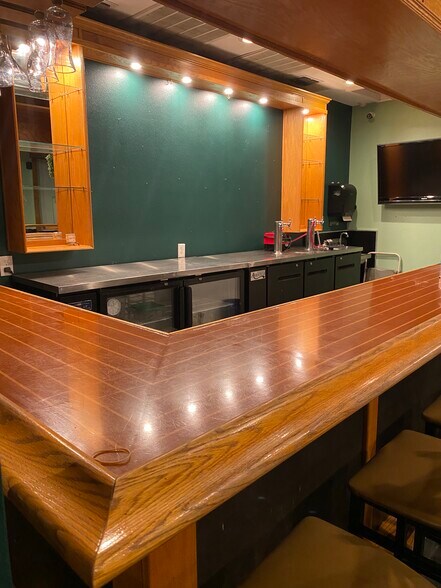 More Photos Of 5106 Old Bullard Rd, Tyler Restaurant For Lease