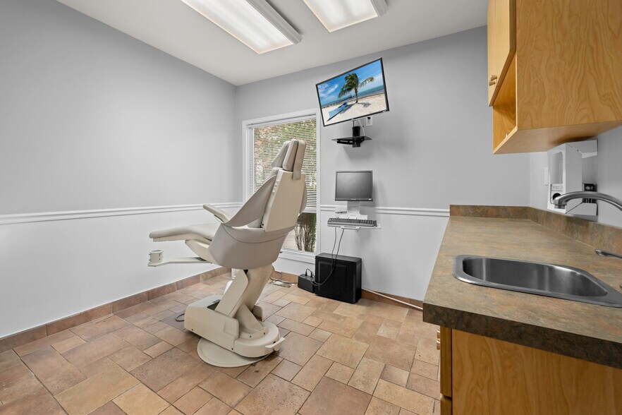 More Photos Of 10 Hunter Ave, Miller Place Office Residential For Sale