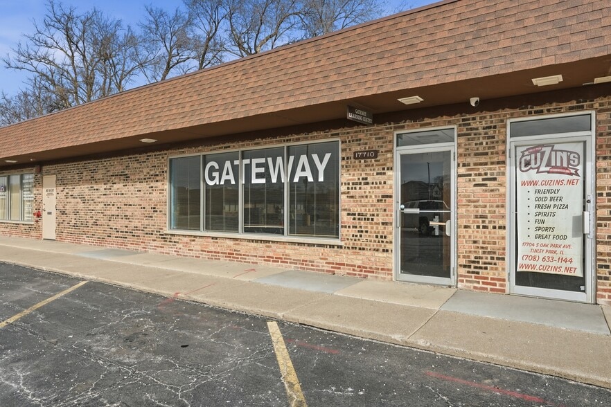 Primary Photo Of 17704-17718 Oak Park Ave, Tinley Park Office For Sale