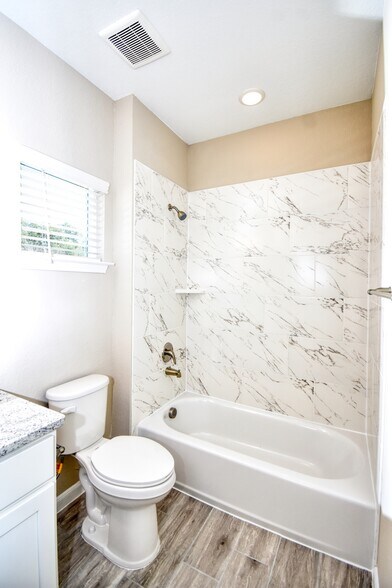 More Photos Of 6202 Oakland Rdg, San Antonio Apartments For Sale