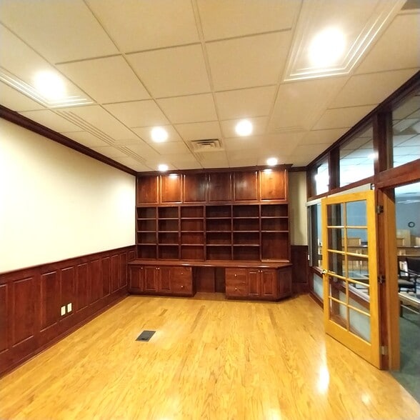 More Photos Of 1425 10th St, Gering Serviced Offices For Sale