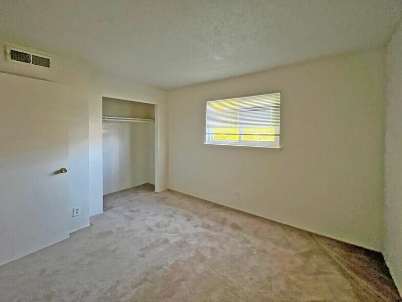 More Photos Of 6221-6225 39th St, Sacramento Apartments For Sale