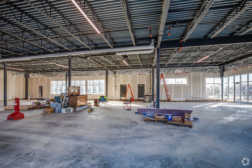 More Photos Of 855 Vikings Parkway, Eagan Restaurant For Lease