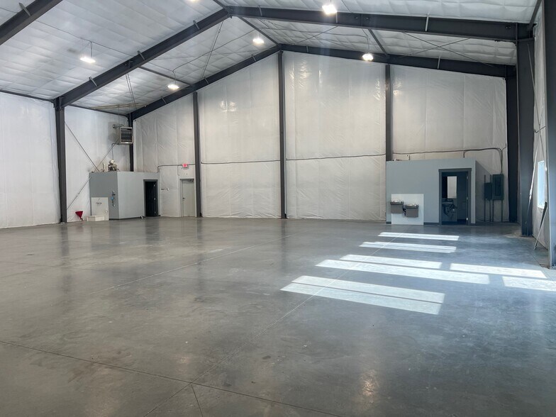 More Photos Of 203 Hannibal Street, Caldwell Warehouse For Lease
