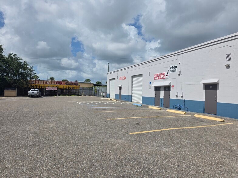 More Photos Of 2700 23rd St N, Saint Petersburg Warehouse For Lease