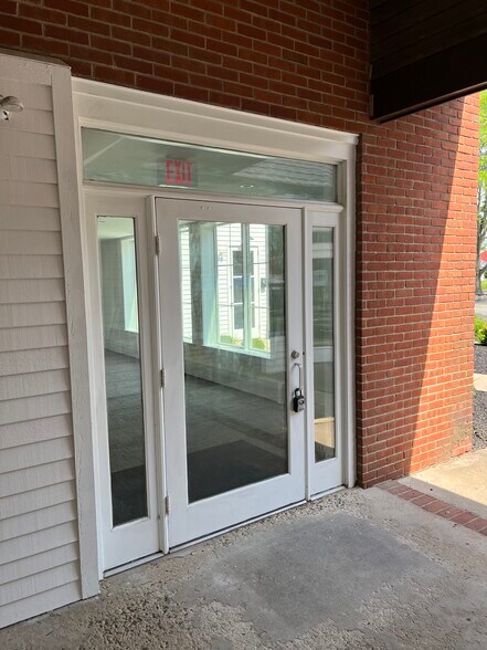 More Photos Of 174 N Main St, Dublin Office For Lease