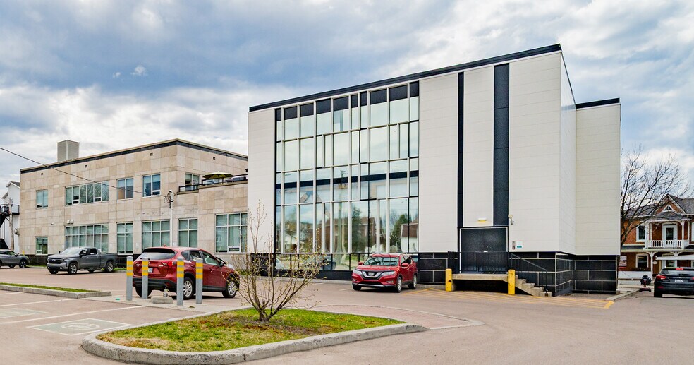 Primary Photo Of 2489 Rue Saint-Dominique, Le Fjord-du-Saguenay Bank For Sale