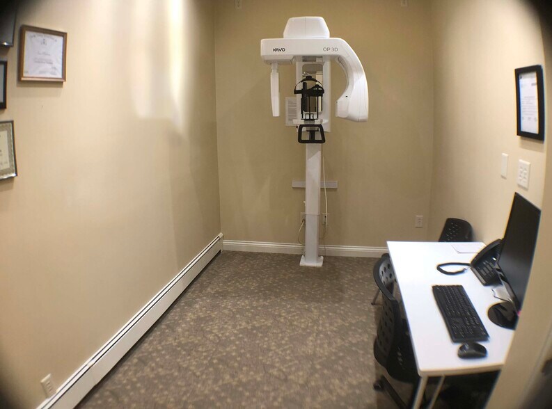 More Photos Of 1013 N Main St, Oshkosh Office For Sale