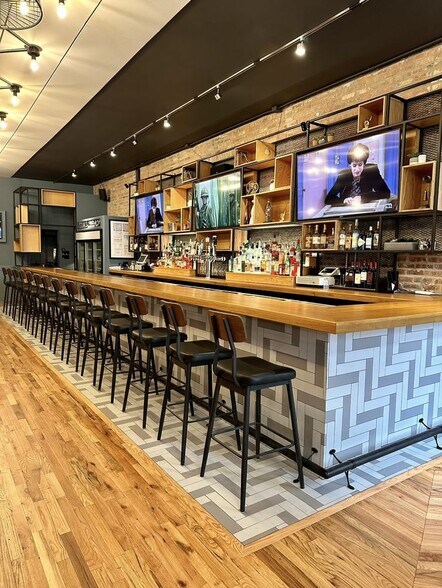 More Photos Of 1610 W North Ave, Chicago Storefront Retail Residential For Sale