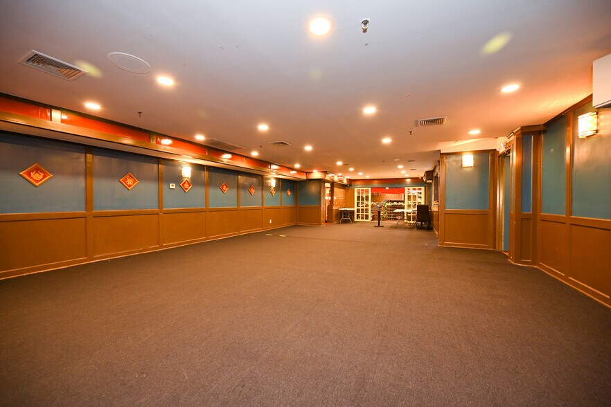 More Photos Of 83-17 Broadway, Elmhurst Multifamily For Sale