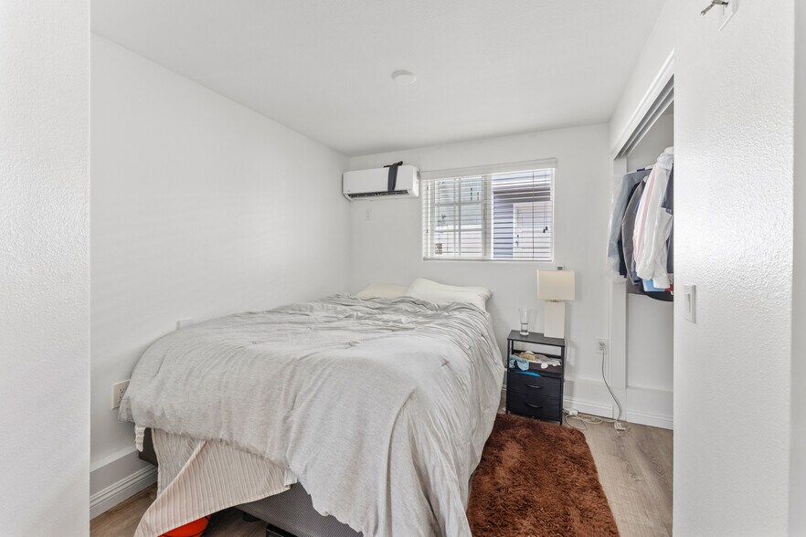 More Photos Of 126 E Balboa Blvd, Newport Beach Multifamily For Sale