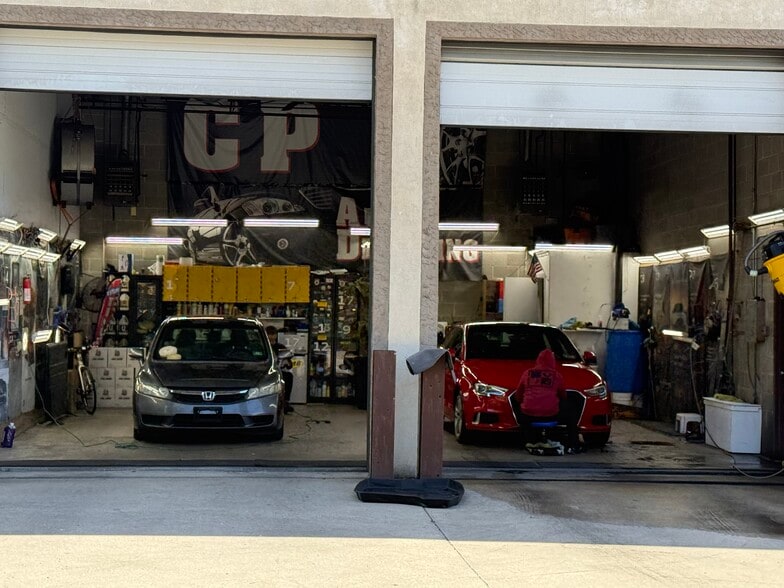 More Photos Of 1808 Karakung Dr, Ardmore Warehouse For Sale