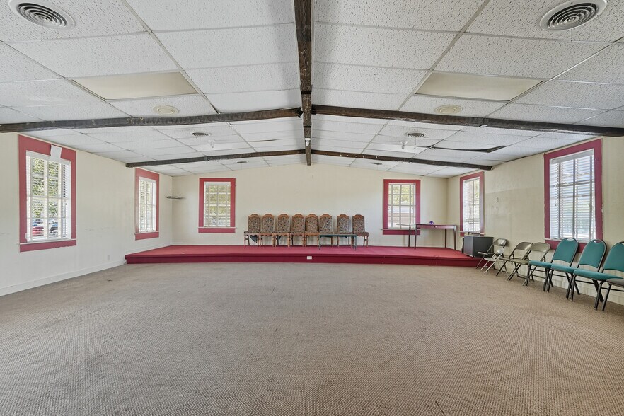 More Photos Of 1510 Portland Ave, Abilene Lodge Meeting Hall For Sale