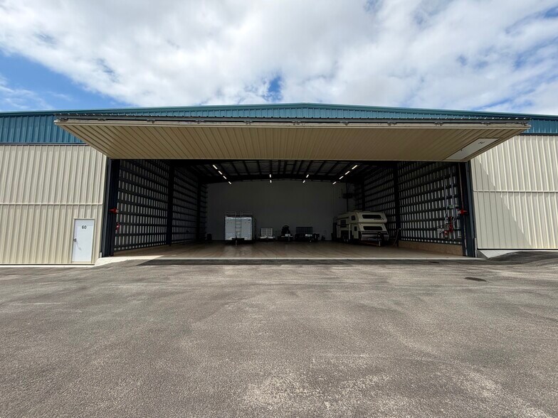 More Photos Of 2751 Taxiway Charlie #50, Carson City Specialty For Sale