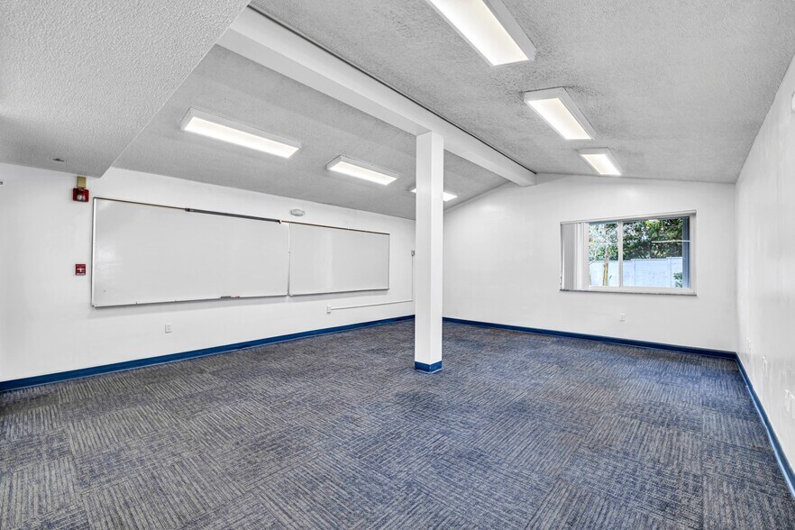 More Photos Of , Fort Lauderdale Office For Sale