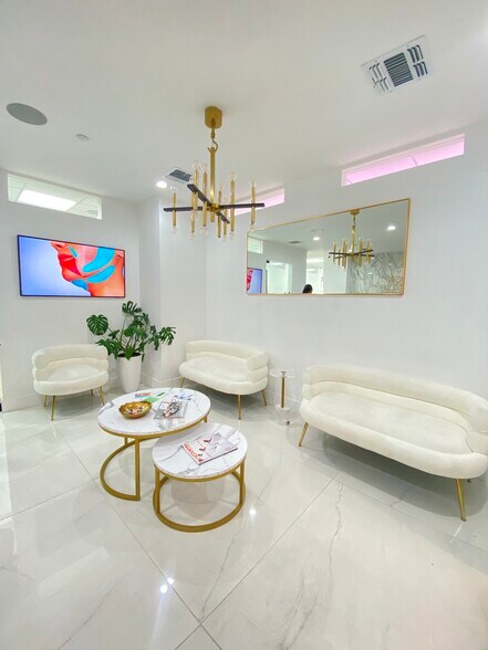 More Photos Of 9400-9414 Brighton Way, Beverly Hills Medical For Lease