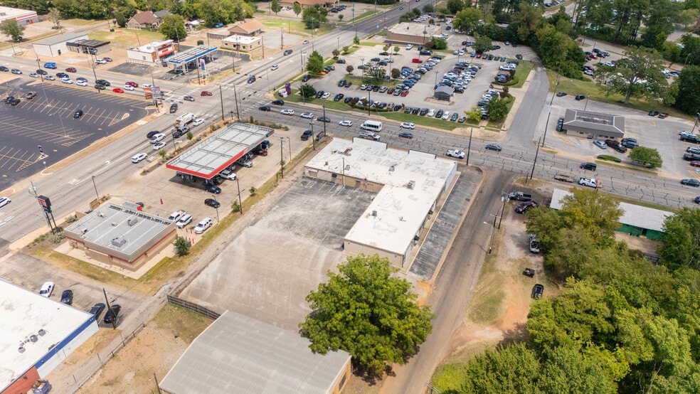 More Photos Of 421 S Beckham Ave, Tyler Medical For Lease