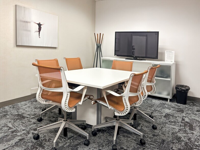 More Photos Of 400 Galleria Pky SE, Atlanta Coworking Space