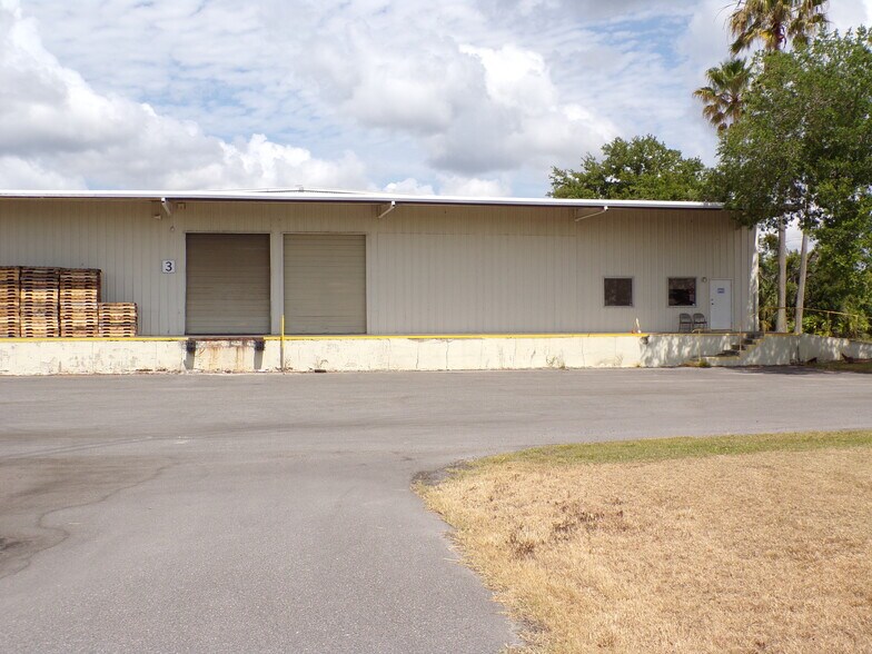 More Photos Of 2300 Hwy 60 W, Mulberry Warehouse For Lease