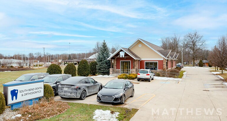 Primary Photo Of 514 E Ireland Rd, South Bend Medical For Sale