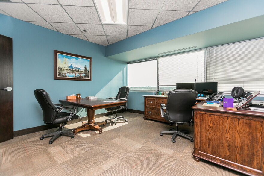 More Photos Of 425 2nd St SE, Cedar Rapids Office For Sale