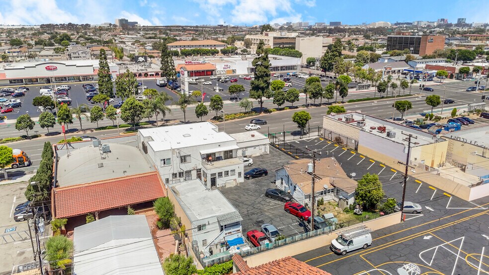 More Photos Of 11850 Hawthorne Blvd, Hawthorne Storefront Retail Residential For Sale