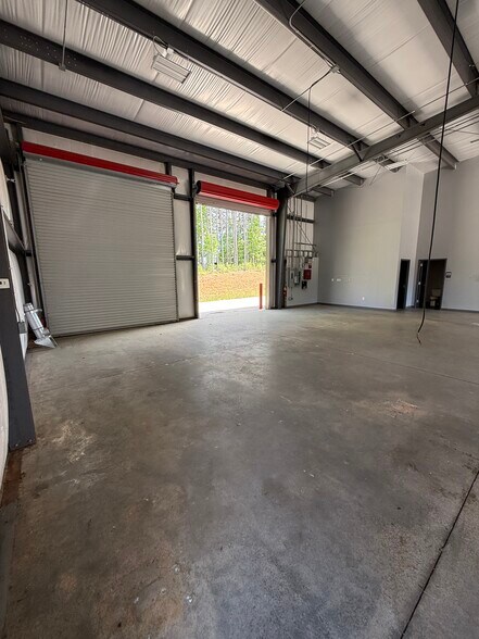 More Photos Of 2101 Dogwood Industrial Cir, Conyers Warehouse For Sale