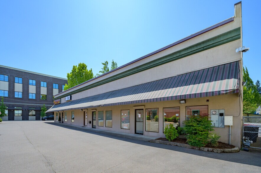 Primary Photo Of 119-137 NE 3rd St, Mcminnville Medical For Lease