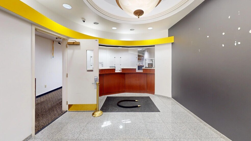 More Photos Of 1608 Kings Hwy, Brooklyn Bank For Lease