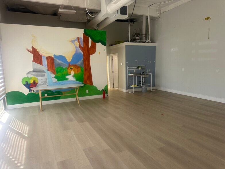 More Photos Of 1150-1178 N Knollwood Cir, Anaheim Manufacturing For Sale