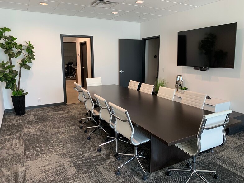 More Photos Of 2050 S Cottonwood Dr, Tempe Medical For Lease