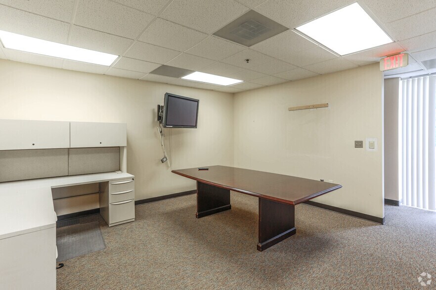 More Photos Of 16500 W 12 Mile Rd, Southfield Office For Lease