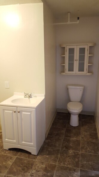 More Photos Of 666-668 Main St, Middletown Apartments For Sale