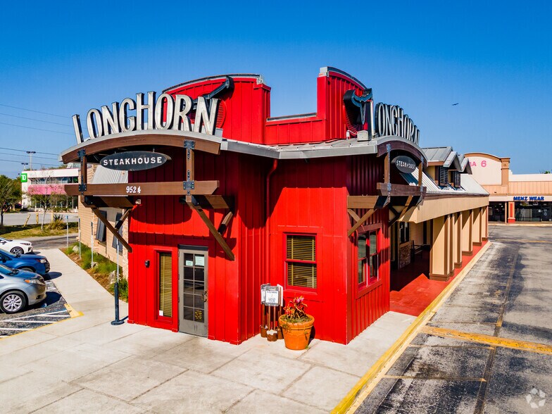 More Photos Of 9426-9524 US Highway 19 N, Port Richey Unknown For Lease