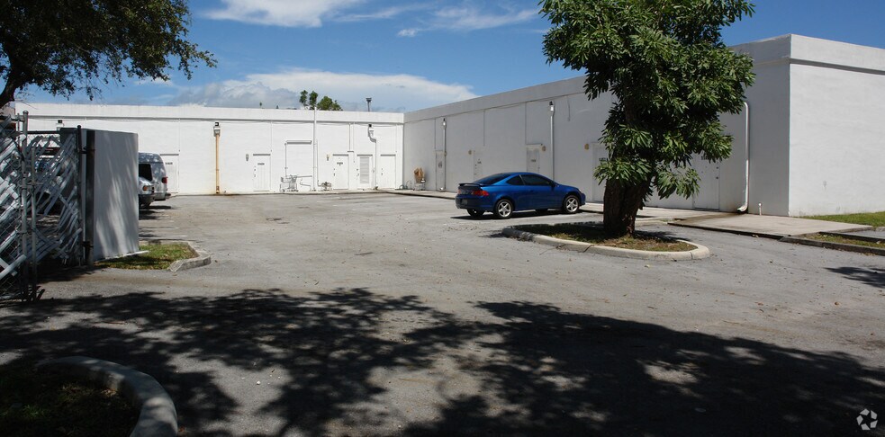 More Photos Of 11400-11430 W Sample Rd, Coral Springs Storefront Retail Office For Lease