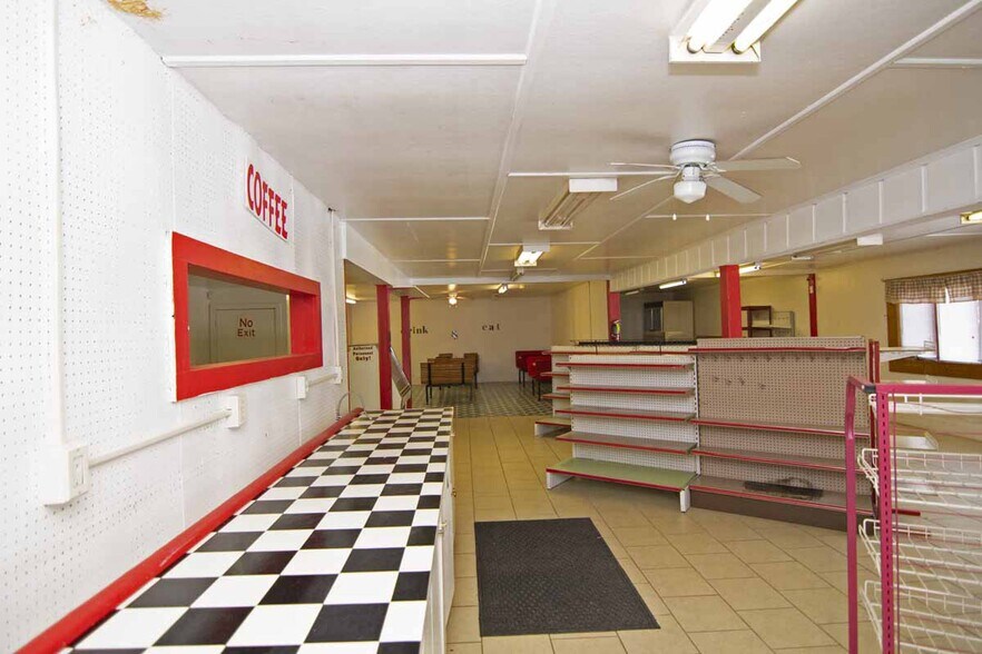 More Photos Of 4830 Highland Trl, Alderson General Retail For Sale